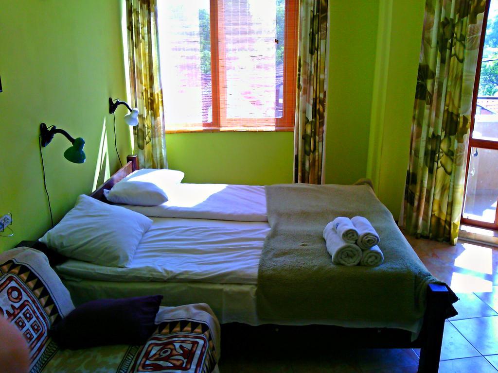 Asparuhov Guest Rooms And Apartments فارنا الغرفة الصورة